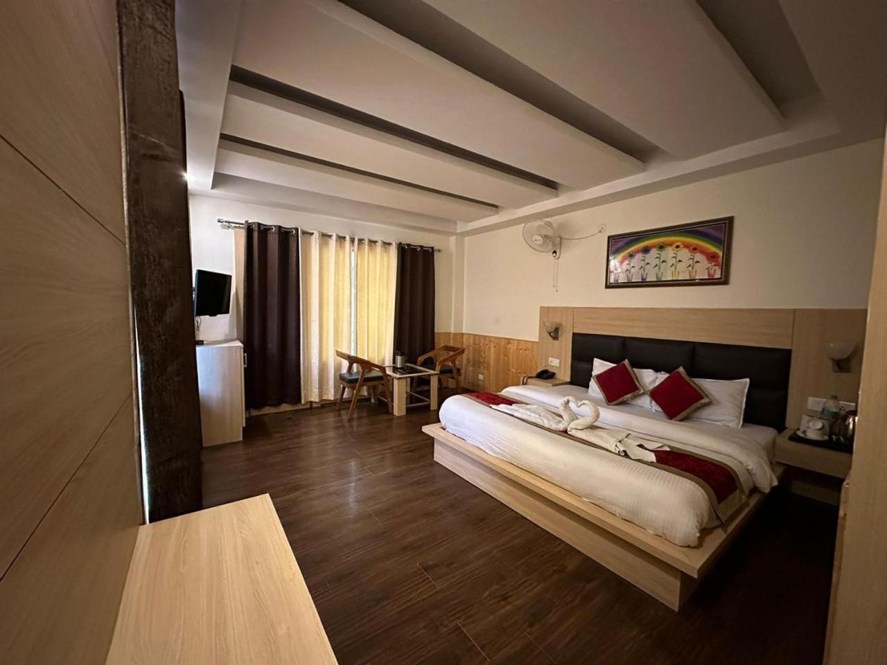 Hotel Manali Queen Manāli Exterior foto